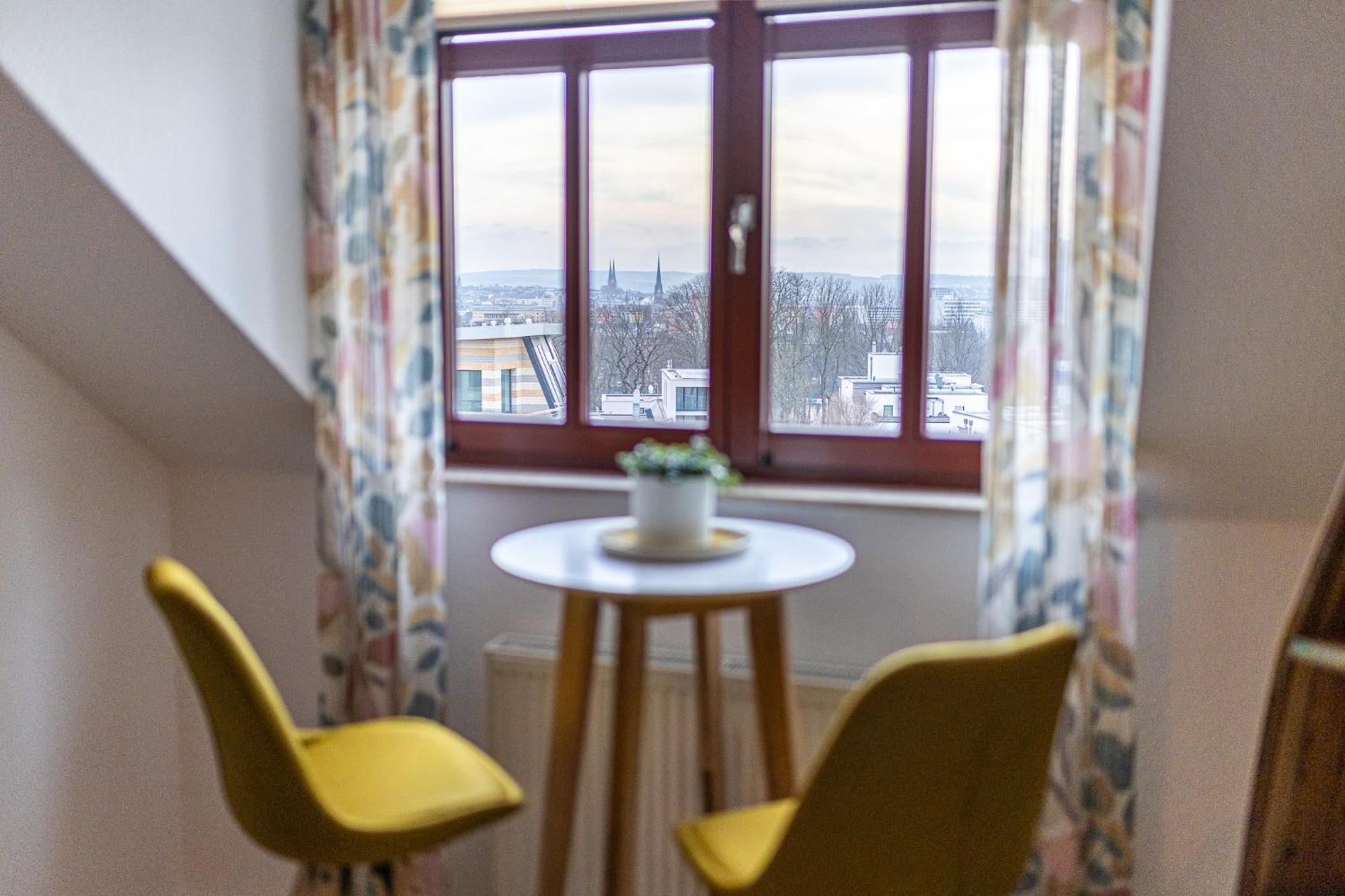 Schlossberg-Domizil Mit Weitblick - Arbeitsplatz, Balkon, Netflix, Badewanne & Yogamatte شيمنيتز المظهر الخارجي الصورة