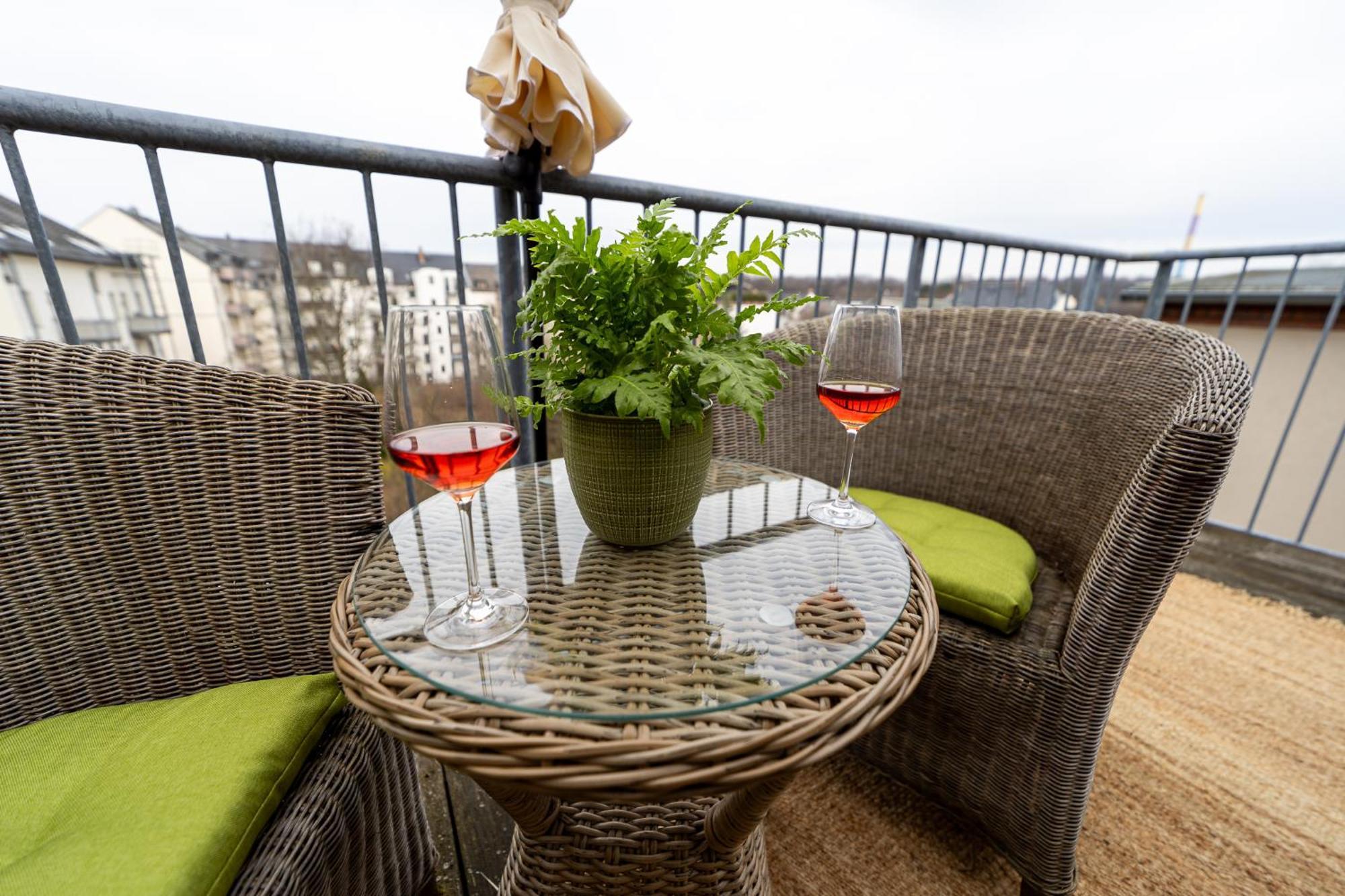 Schlossberg-Domizil Mit Weitblick - Arbeitsplatz, Balkon, Netflix, Badewanne & Yogamatte شيمنيتز المظهر الخارجي الصورة